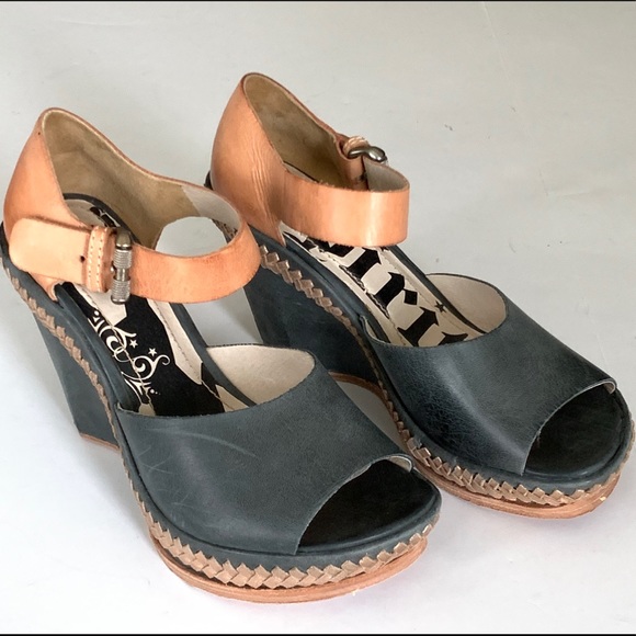 Lucchese Shoes - New Lucchese Boot Company Wedge Sandals Size 9